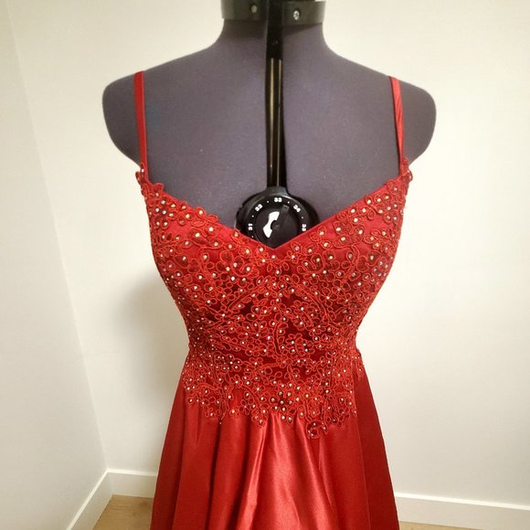 Dark Red Gown - Picture 7 of 9